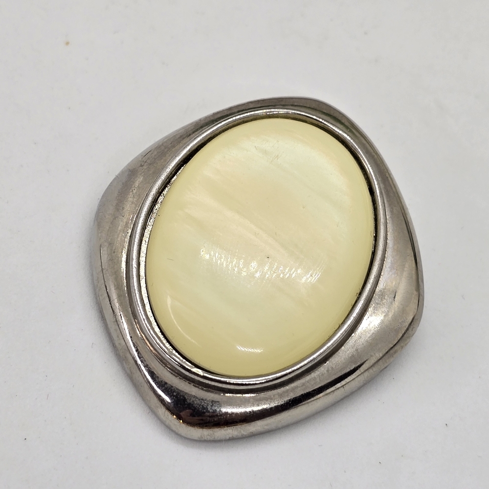 Vintage Mother of Pearl Brooch Large Silver-tone - Picture 3 of 4
